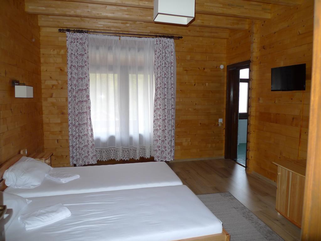 Pensiunea Mihaiu Sasului Vîrciorog Esterno foto